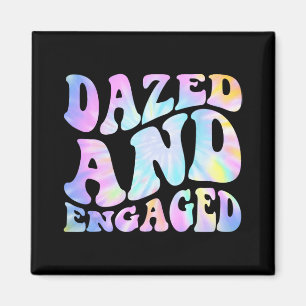 Dazed and Verlobt Bride zu Groovy Gefärbte Krawatt Magnet