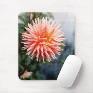 Dazzling Dahlia Blume Mousepad