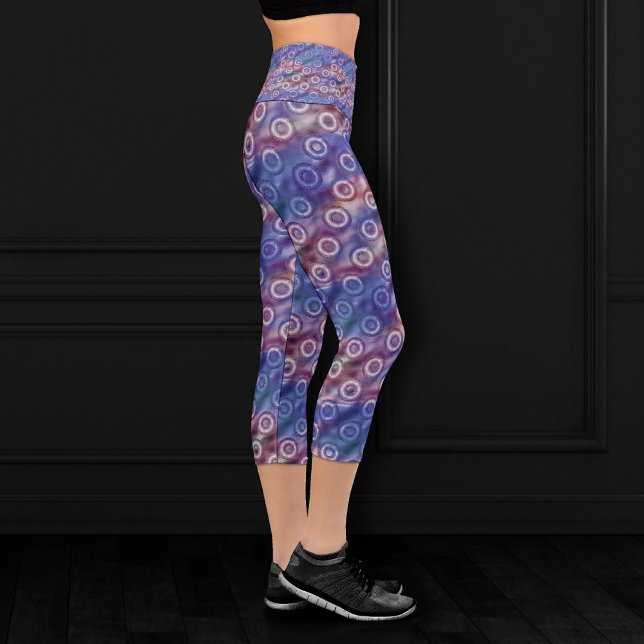 Dazzling Donuts | Blue and Red Ombre Wave Capri Leggings (Von Creator hochgeladen)