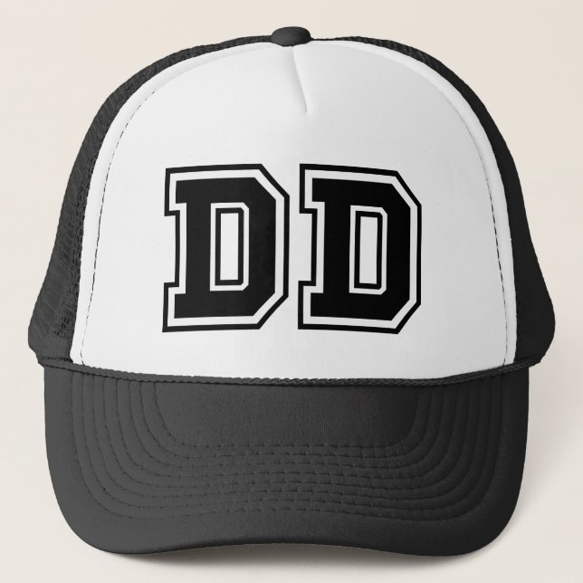 'DD' Monogramm Truckerkappe (Vorderseite)