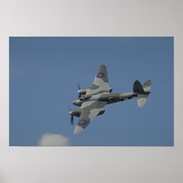 De Havilland Mosquito T3 Banking zeigt Invasion Poster (Vorne)