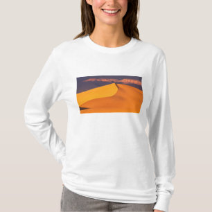 Death Valley bei Morgengrauen. Kalifornien T-Shirt