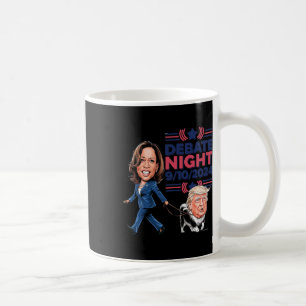Debatnight Showdown Funny Kamala Dog Walks Trump Kaffeetasse