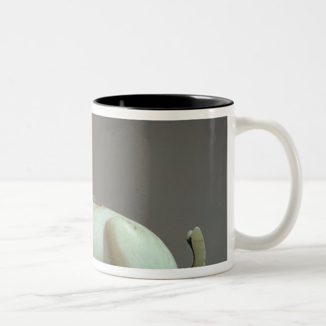 Deckel eines Unguentglases in Form eines Zweifarbige Tasse (Rechts)