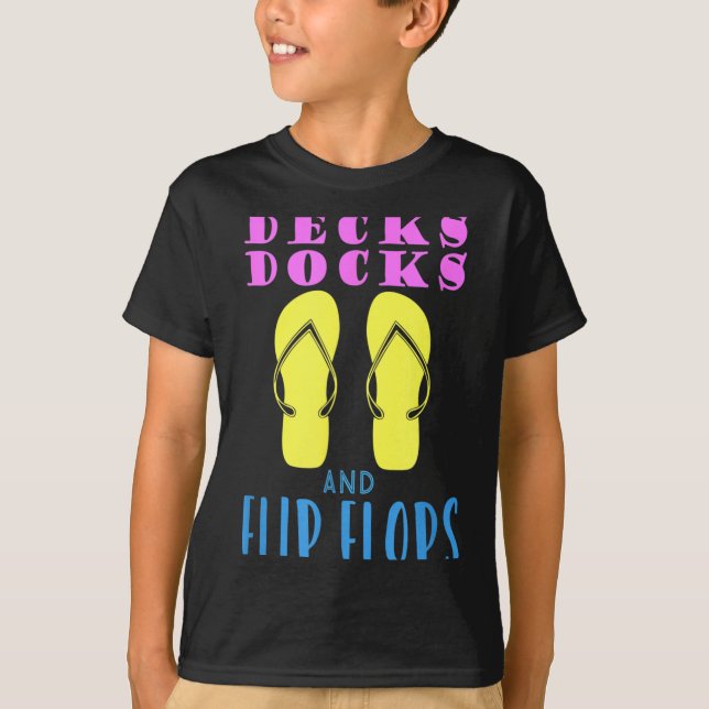Decks, Docks und Flip-Flops Sommerdesign T-Shirt (Vorderseite)