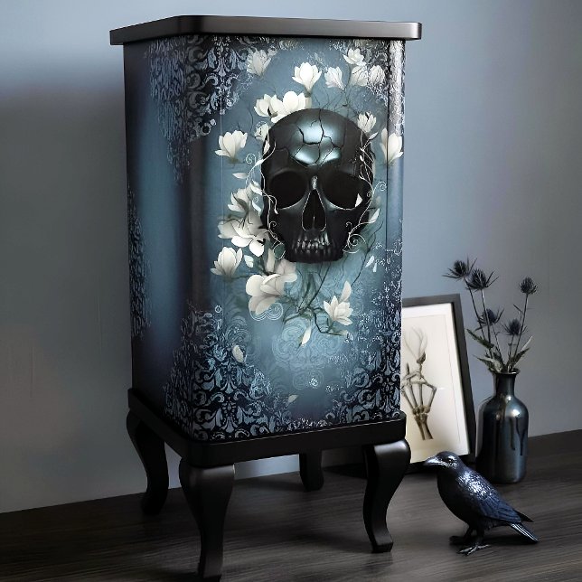 Decoupage Midnight Skull with Magnolia Seidenpapier (Von Creator hochgeladen)