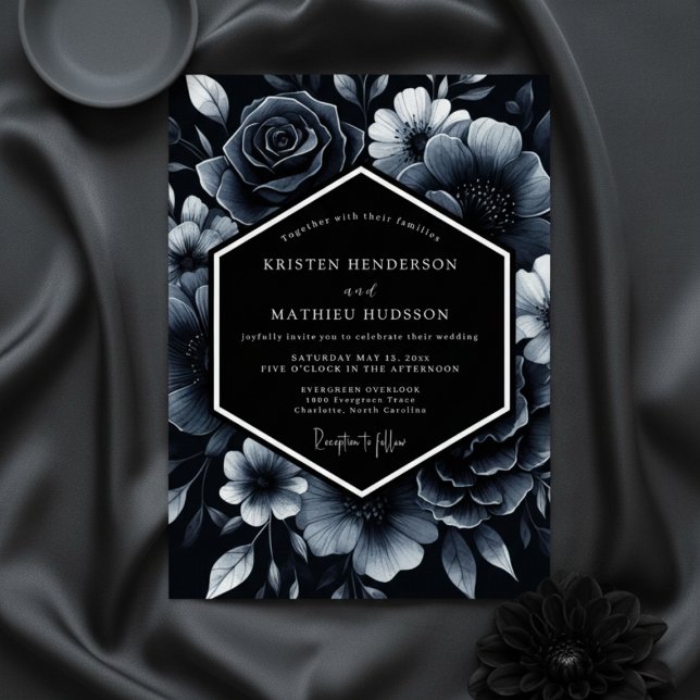 Deep Blue Floral Opulence Wedding Einladung (Von Creator hochgeladen)