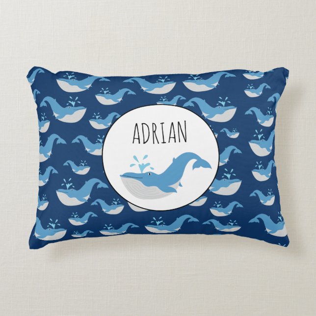 Deep Blue Ocean Whale Muster Individuelle Name Dekokissen (Vorderseite)