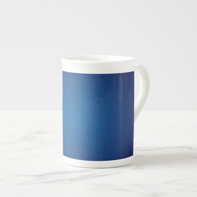 Deep Dark Blue Grainy Vignette Prozellantasse (Vorderseite Rechts)