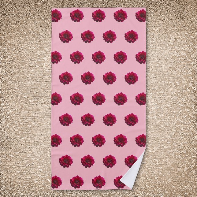 Deep Pink Dahlia Blume Nahtloses Muster auf Strandtuch (Deep pink Dahlia flower seamless pattern on beach towel.)
