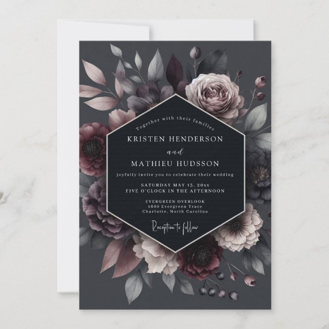 Deep Plum Floral Moody Wedding Einladung (Vorderseite)