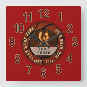 Deep Red Photo and Personalized Basketball Clock Quadratische Wanduhr
