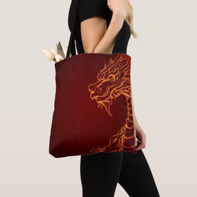 Deep Red Tote Tasche mit farbenfroher Drachenschri (Von Nahem)