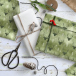 Deer Antlers Arrows Christmas Pattern Green ID861 Geschenkpapier<br><div class="desc">Dieses Verpackungspapier zeichnet sich durch eine trendige Silhouette aus Hirschkopf mit geschwungenen Geweihen,  stilisierten Pfeilen und kleinen Schneeflocken auf einem texturierten Effekt-Hintergrund in Moosgrün aus. Suchen Sie ID861 durch ID864,  um weitere Farboptionen und andere Produkte in diesem modernen,  weihnachtlichen Design-Set zu sehen.</div>