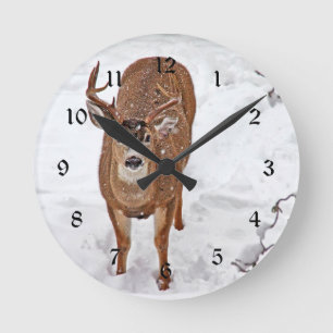 Deer Buck in Winter Snow Runde Wanduhr