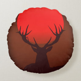 Deer Silhouette with Fiery Red Sunset Rundes Kissen