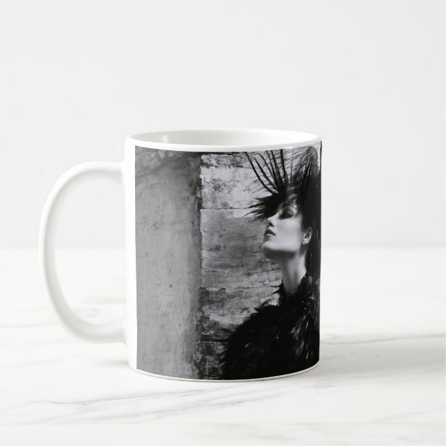 Defiant Gaze - Schwarz-Weiß-Portrait-Tasse Kaffeetasse (Links)