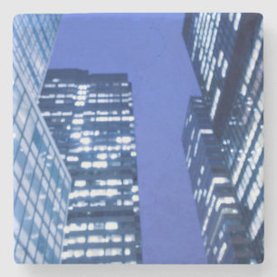 Defocused aufwärts Ansicht der Büro-Gebäudefens Steinuntersetzer