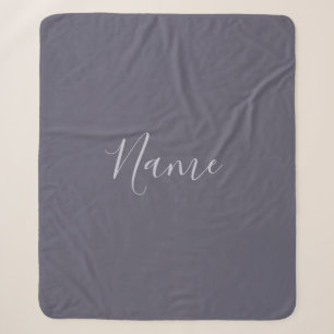Dein Name   Elegante Lavendel-Schrift auf nebligem Sherpadecke