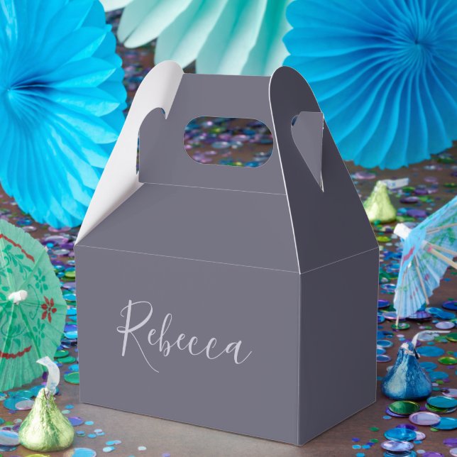 Dein Name | Elegantes Lavenderskript auf Hazy Lila Geschenkschachtel (Party)