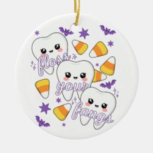 Deine Fangzähne mit Zahnseide reinigen Halloween H Keramik Ornament