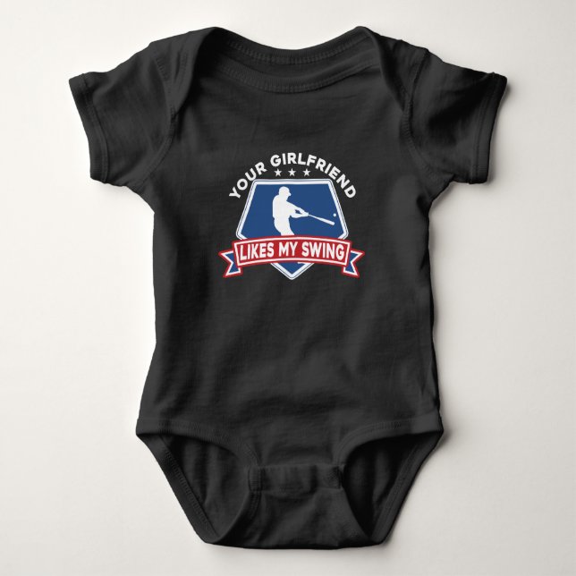 Deine Freundin mag meinen Swing Baseball Player Baby Strampler (Vorderseite)