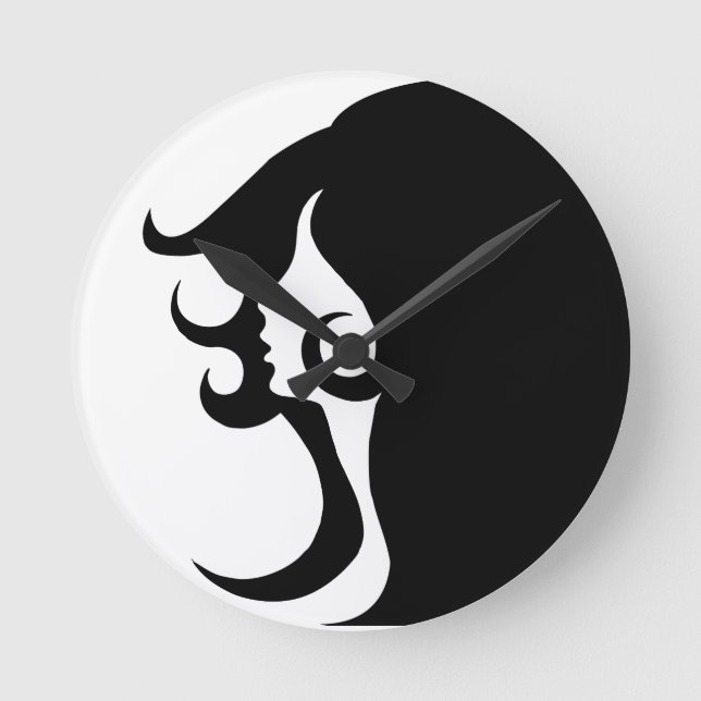 Deko Mod Woman Runde Wanduhr (Vorderseite)