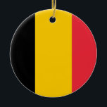 Dekoration unter der Flagge Belgiens<br><div class="desc">Feiern Sie die Urlaubssaison mit unserem exquisiten Weihnachtsschmuck unter der Flagge Belgiens! Dieses mit viel Liebe zum Detail gestaltete Ornament würdigt das reiche Kulturerbe Belgiens und seine nationale Identität. Das Design zeigt stolz die Flagge Belgiens mit drei vertikalen Streifen in schwarz, gelb und rot. Ob Sie Ihren Weihnachtsbaum schmücken oder...</div>