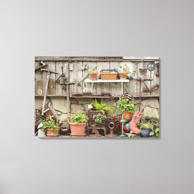 Dekorationen auf Holzzaun, Katalina, Leinwanddruck (Vorderseite)