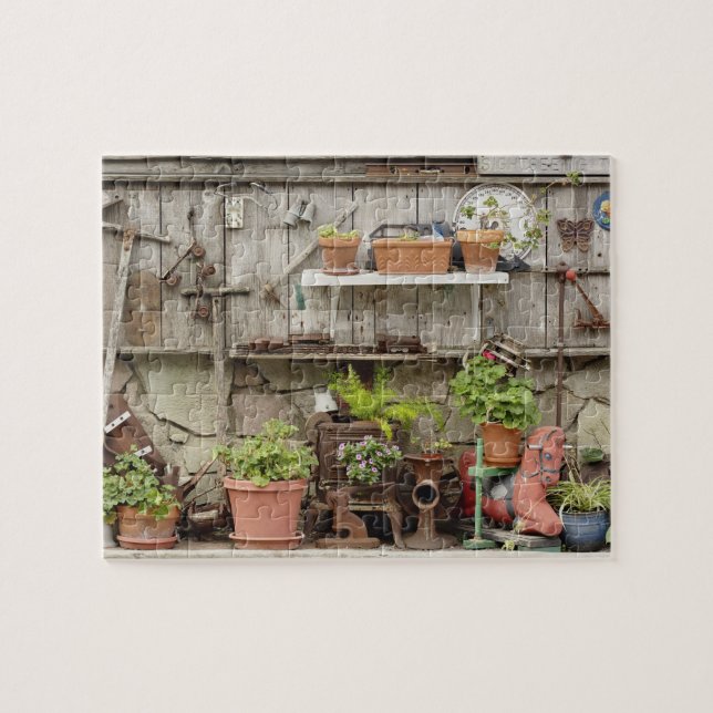 Dekorationen auf Holzzaun, Puzzle (Horizontal)
