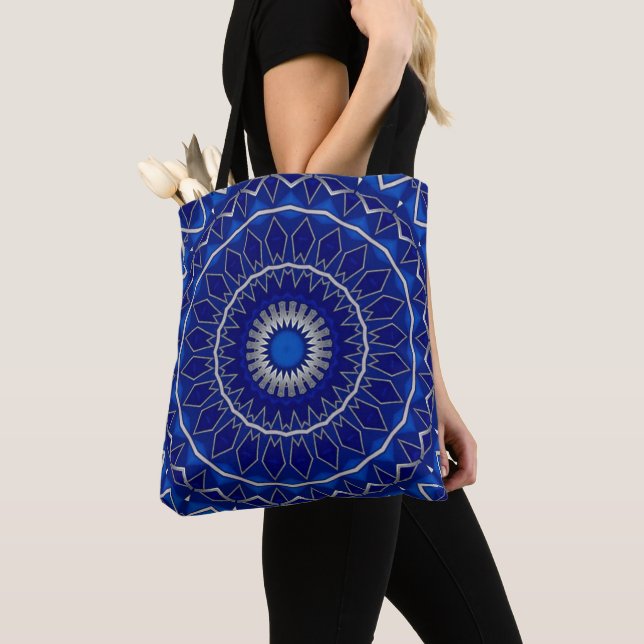 Dekorative blaue Feiertags-Tasche (Von Nahem)