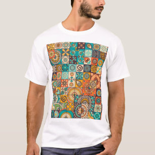 Dekorative Elemente: Vintag handGezeichnet Muster T-Shirt