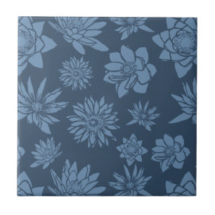 Dekoratives dunkelblaues Blumenmuster Fliese