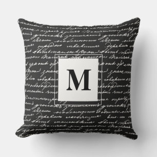 Dekorieren von Monogram-Initialen-Writern für die  Kissen