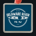 Delaware River Kayaking Ornament Aus Metall<br><div class="desc">Der Delaware ist der größte frei fließende Fluss im Osten der Vereinigten Staaten und erstreckt sich entlang von Wäldern, Ackerland und Dörfern. Er verbindet auch einige der am dichtesten besiedelten Regionen Amerikas.</div>