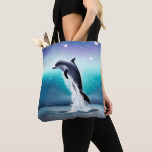 Delfin springt im Ozean