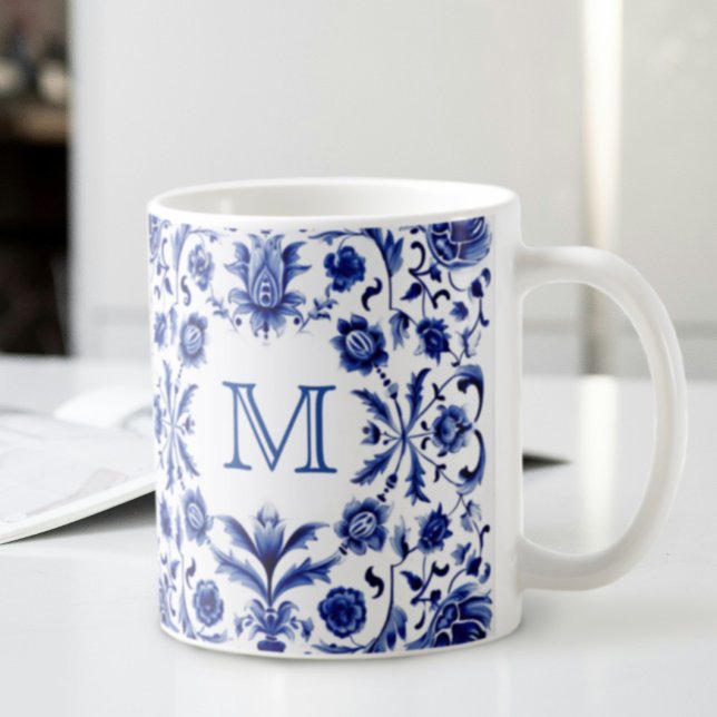 Delft Blue Design Monogram Kaffeetasse (Von Creator hochgeladen)