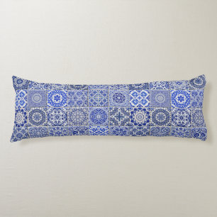 Delft-Fliesen in Blau und Weiß - Hübsches Vintage Seitenschläferkissen