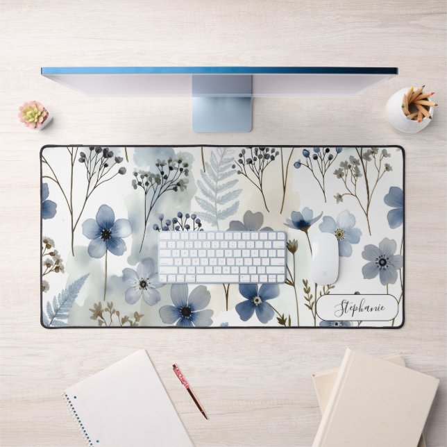 Delicate Blue Botanical Organic Custom Schreibtischunterlage (Büro 1)