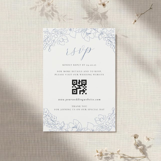 Delicate Blue Floral Wedding QR Code UAWG RSVP Karte (Von Creator hochgeladen)