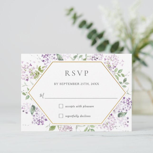 Delicate Lilac Lila Blumengrün Wedding RSV RSVP Karte (Stehend Vorderseite)