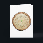 Delicious Pie Funny Birthday Card Karte<br><div class="desc">Ein lustiges Kartendesign,  das einen Topfkuchen darstellt,  der die Worte "GLÜCKLICH GEBURTSTAG" in seine Kruste stürzt. Die Worte darauf lauten "Mit herzlichen Wünschen am Geburtstag". Wird an die Empfänger,  die Kuchen Liebhaber und Lebensmittel Liebhaber.</div>