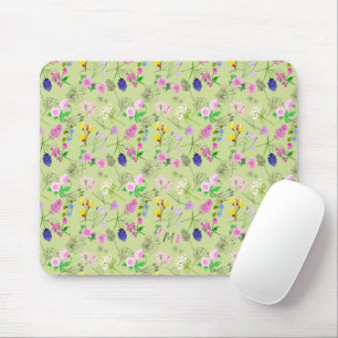 Delikate Aquarellfarben-Wildblumen auf grün Mousepad