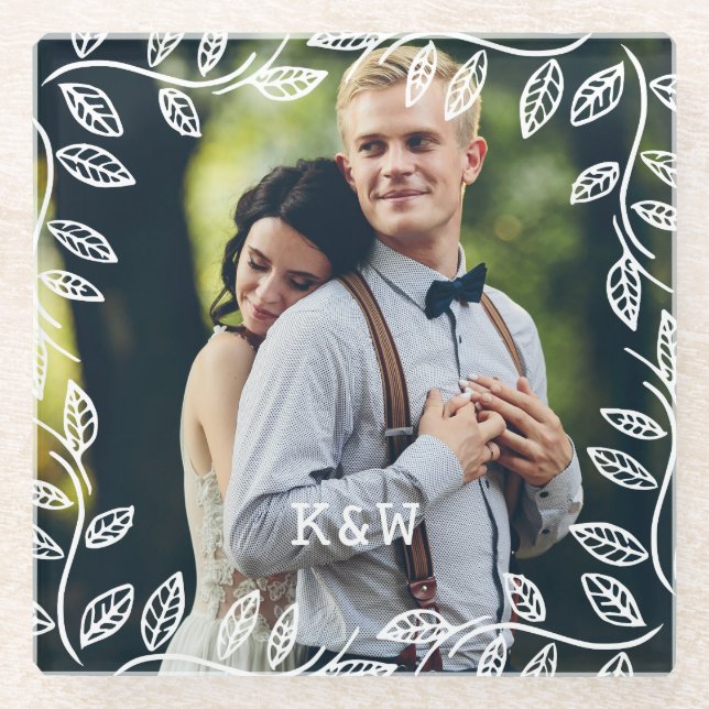 Delikate Blätter rahmen Mit Monogramm Foto Glasuntersetzer (Vorderseite)