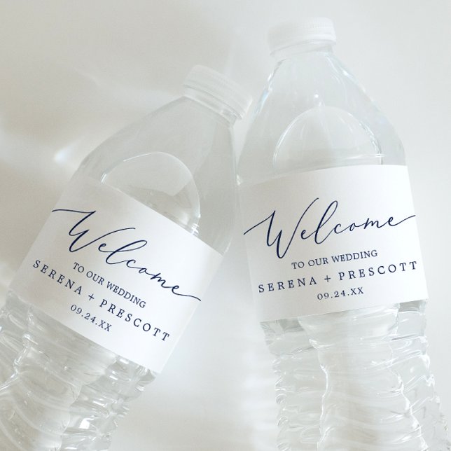 Delikate Blue Calligraphy Wedding Willkommen Wasserflaschenetikett (Von Creator hochgeladen)