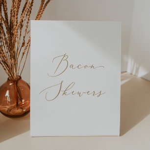 Delikate Goldkalligrafie Einfache Bacon Skewers Sockelschild