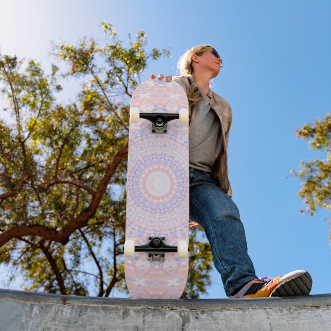 Delikate Hübsche Pastelle Abstrakt Mandala Skateboard (Außenbereich 1)