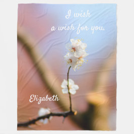 Delikate japanische Aprikosenblüten Fleecedecke