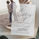 Delikate Kalligrafie Einfache moderne klassische H<br><div class="desc">Diese zarten Kalligrafien einfachen modernen klassischen Hochzeitsvellum Einladungen sind perfekt für eine moderne Hochzeit. Das romantische minimalistische Design besticht durch eine hübsche und elegante schwarze Typografie mit einem sauberen und schlichten Look. Diese Liste ist nur für die Vellumkartenschicht. separat verkaufte Fotokarte: https://www.zazzle.com/256175176992021211</div>