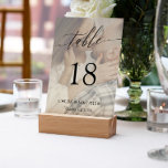 Delikate Kalligrafie - Kundenspezifisches Foto Tischnummer<br><div class="desc">Hochzeitskarten mit einem einfachen und eleganten Kalligrafieschrift,  das Sie mit Ihrem eigenen Foto personalisieren können.</div>